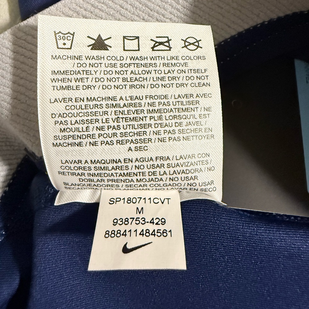 NWT - Nike Pro Dark Blue Cropped Leggings - Picture 8 of 8